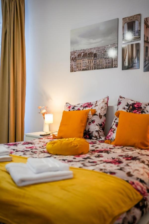 Ultracentral Golden Gatehouse 3 Bdrm Bucureşti Ngoại thất bức ảnh