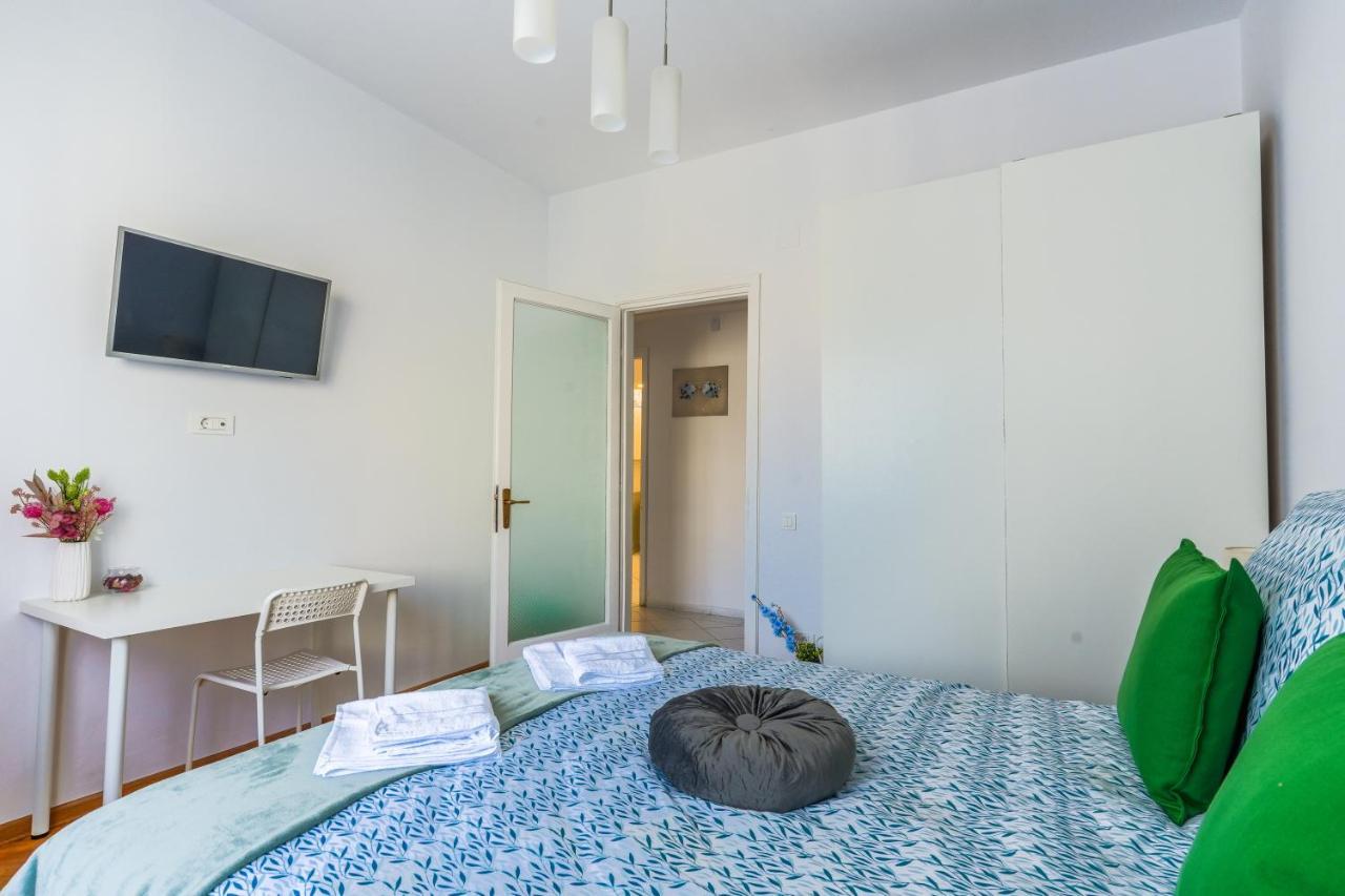 Ultracentral Golden Gatehouse 3 Bdrm Bucureşti Ngoại thất bức ảnh