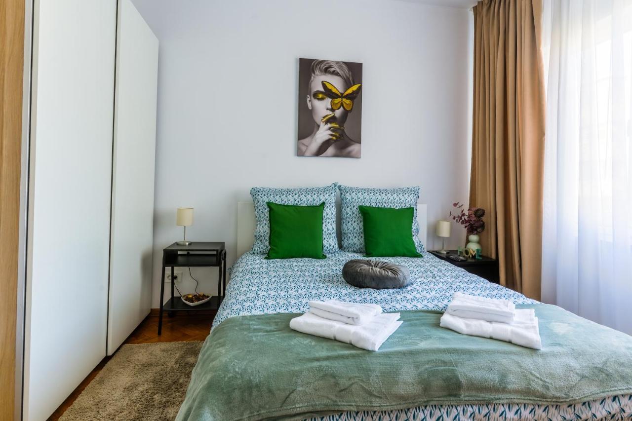 Ultracentral Golden Gatehouse 3 Bdrm Bucureşti Ngoại thất bức ảnh