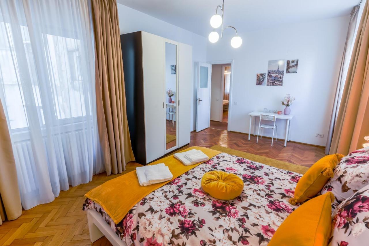 Ultracentral Golden Gatehouse 3 Bdrm Bucureşti Ngoại thất bức ảnh