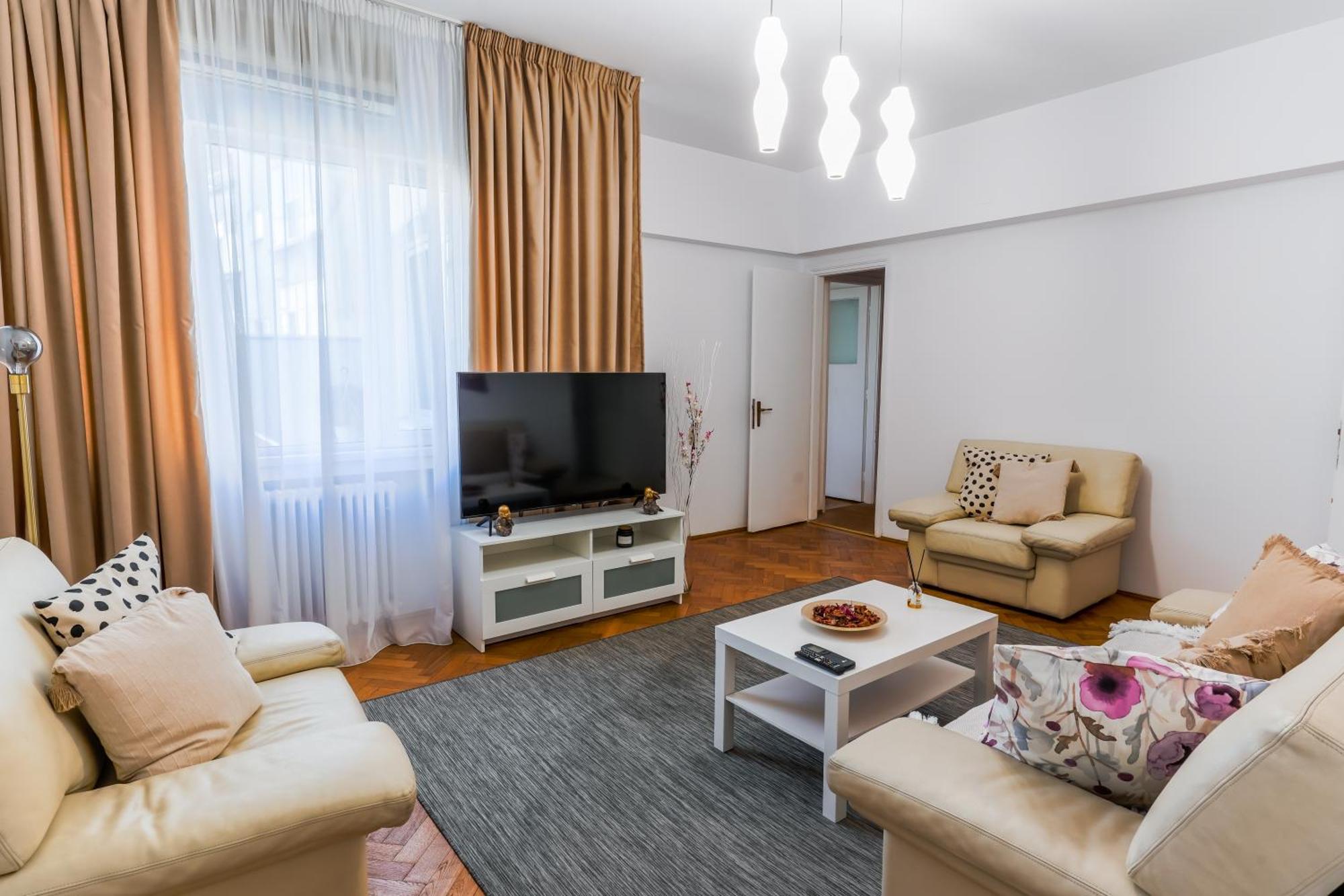 Ultracentral Golden Gatehouse 3 Bdrm Bucureşti Ngoại thất bức ảnh